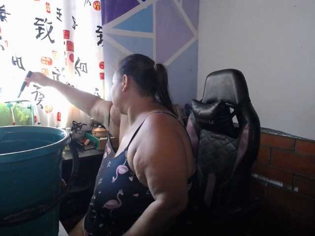 beautifulchubbyqueen live webcam show