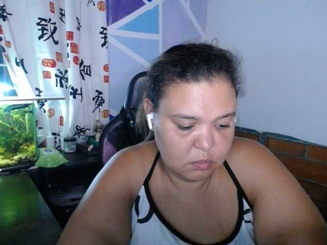 beautifulchubbyqueen live webcam show