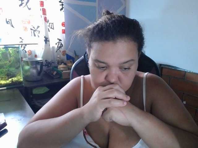 beautifulchubbyqueen live webcam show