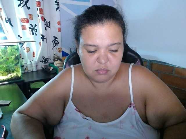 beautifulchubbyqueen live webcam show