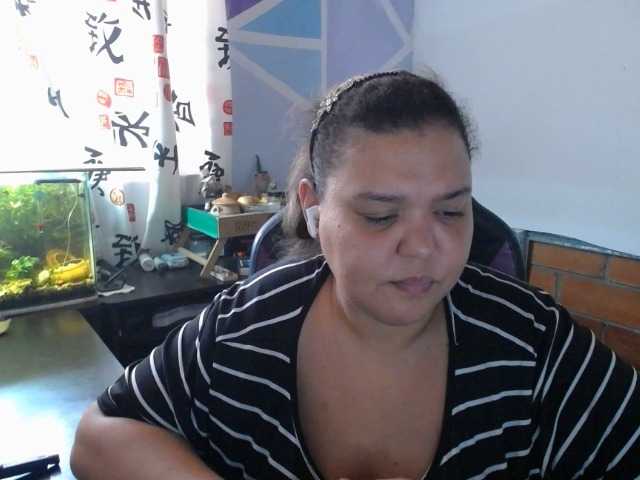 beautifulchubbyqueen live cam preview