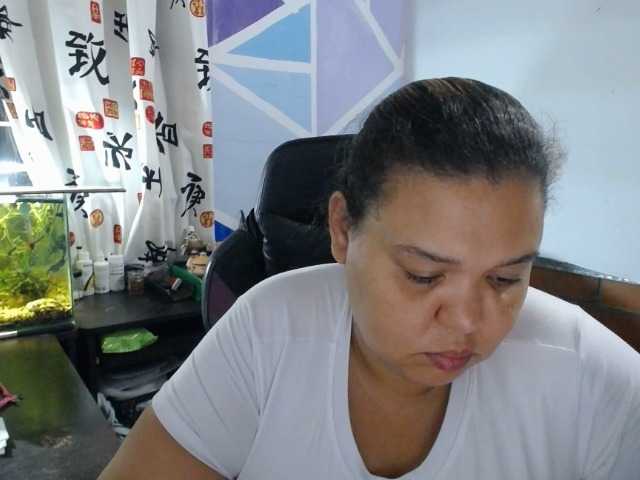 beautifulchubbyqueen live webcam show