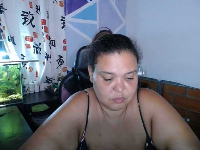 beautifulchubbyqueen live webcam show