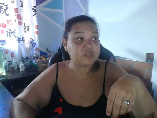 beautifulchubbyqueen live cam on UnifiedCams