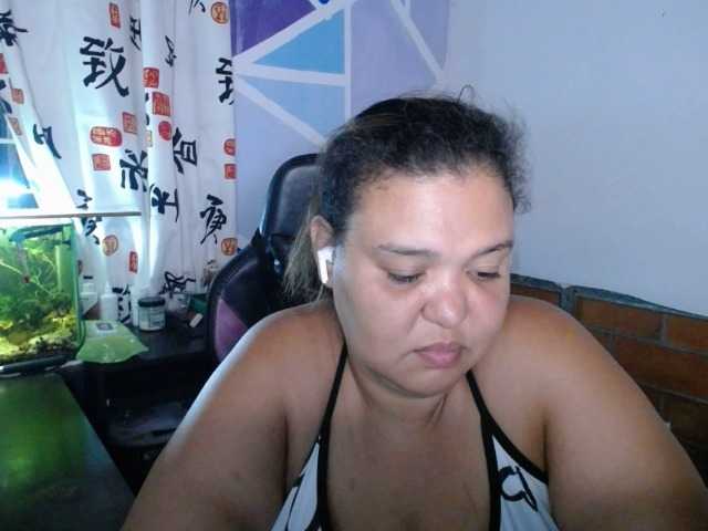 beautifulchubbyqueen live webcam show