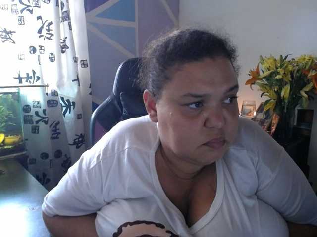 beautifulchubbyqueen live cam preview