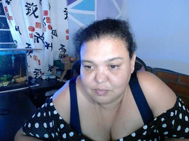 beautifulchubbyqueen live cam preview