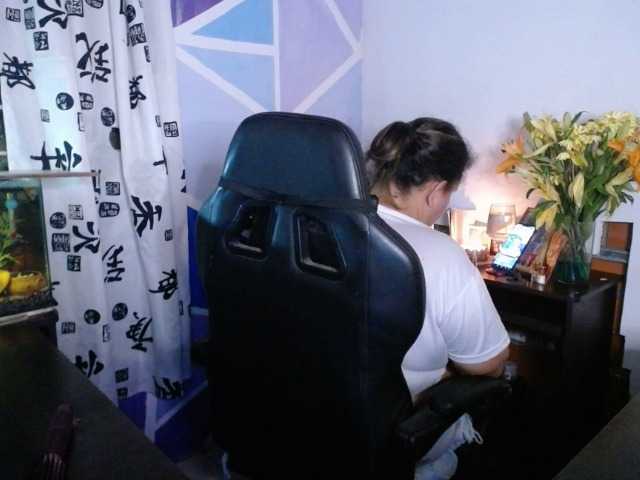beautifulchubbyqueen live cam preview