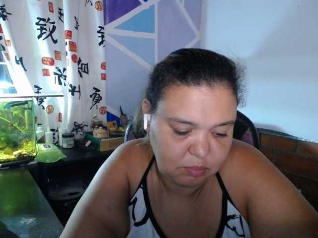 beautifulchubbyqueen live webcam show