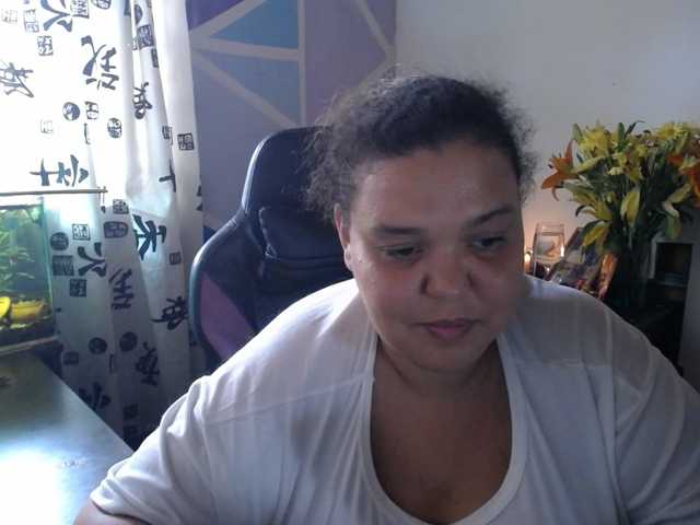 beautifulchubbyqueen live cam preview