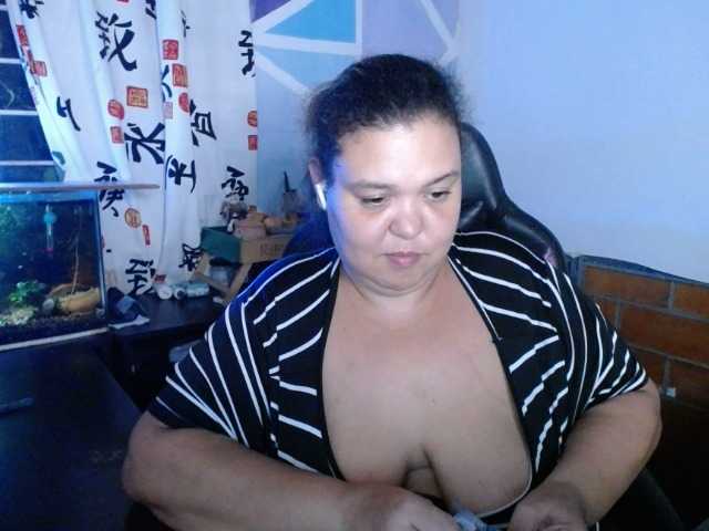 beautifulchubbyqueen live cam preview