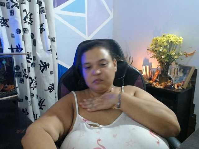 beautifulchubbyqueen, en vivo ahora en BongaCams