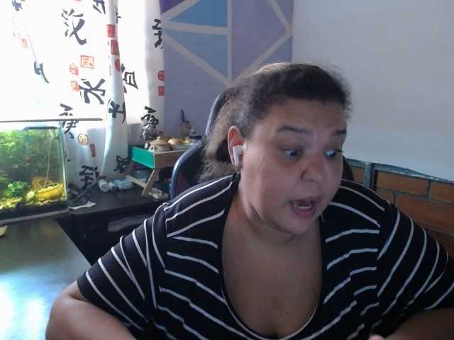 beautifulchubbyqueen live cam preview