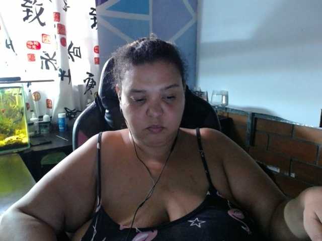 beautifulchubbyqueen live cam on BongaCams
