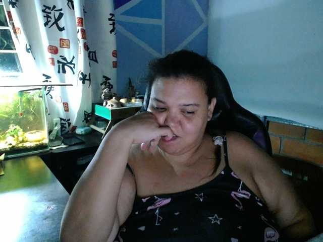 beautifulchubbyqueen live cam preview