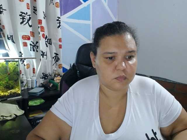 beautifulchubbyqueen live webcam show