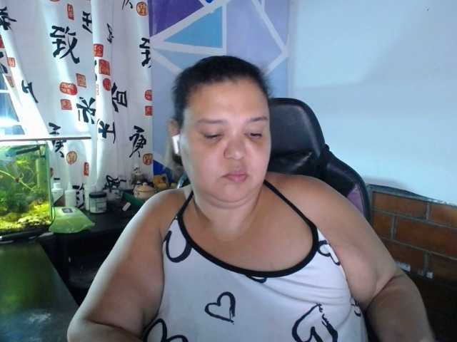 beautifulchubbyqueen live webcam show