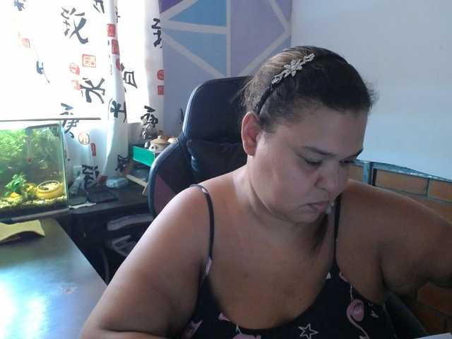 beautifulchubbyqueen live cam preview