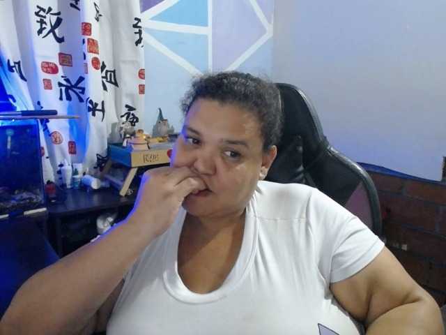 beautifulchubbyqueen live cam on BongaCams