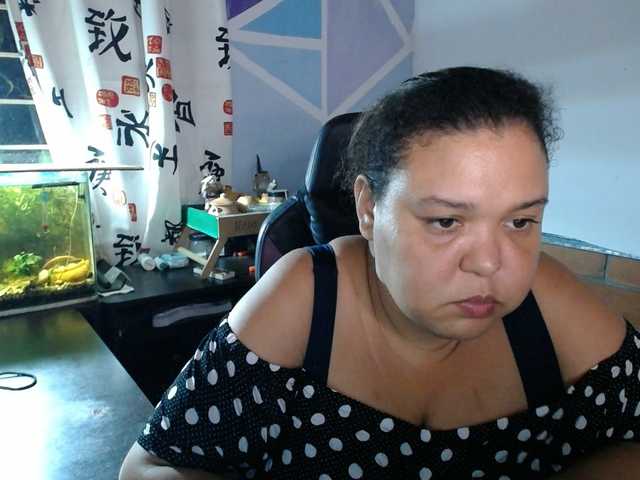 beautifulchubbyqueen live cam preview