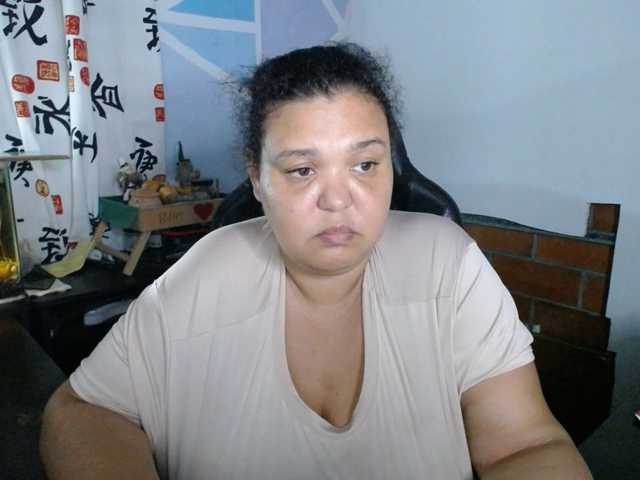 beautifulchubbyqueen live cam