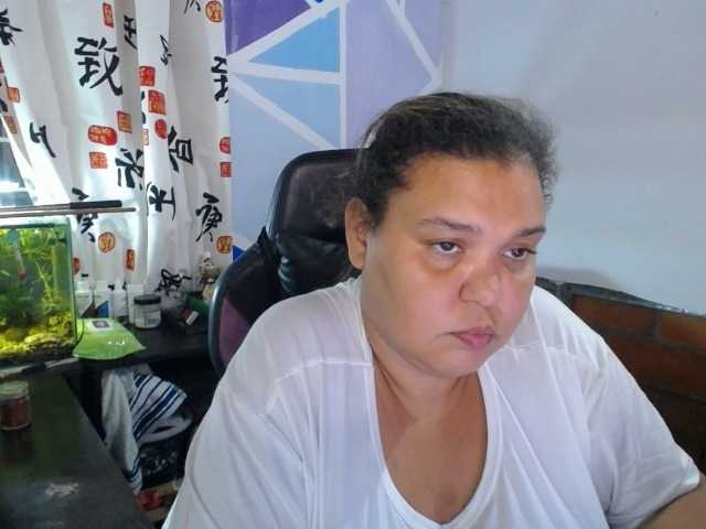 beautifulchubbyqueen live cam on BongaCams