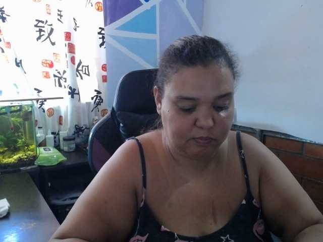 beautifulchubbyqueen live webcam show