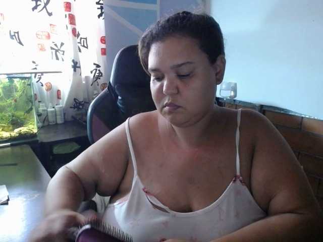 beautifulchubbyqueen live webcam show