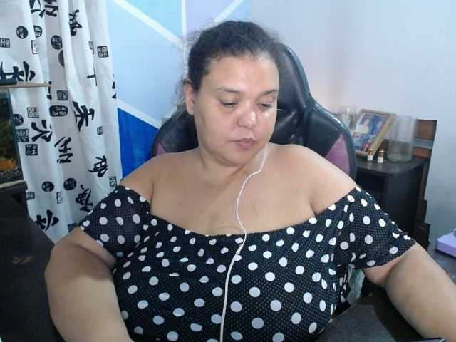 beautifulchubbyqueen live cam preview