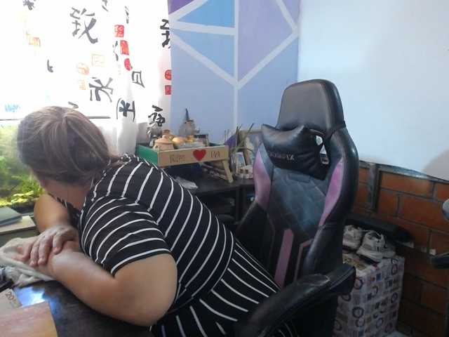 beautifulchubbyqueen live cam on BongaCams