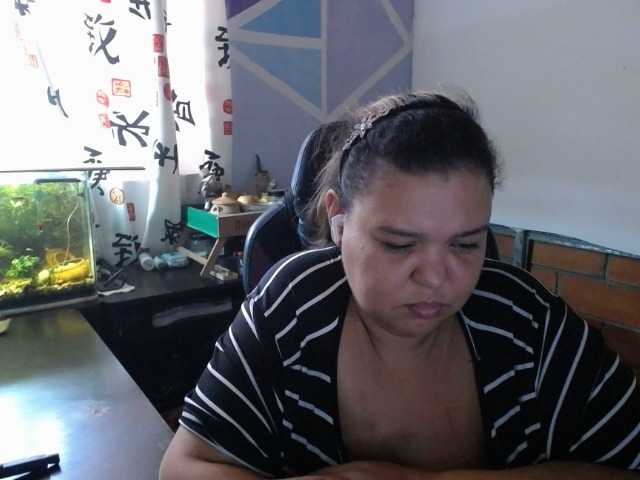 beautifulchubbyqueen live cam preview