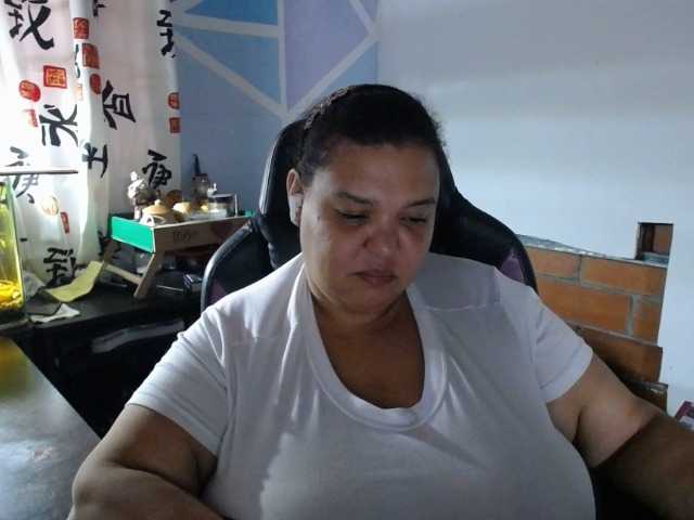 beautifulchubbyqueen live cam on BongaCams