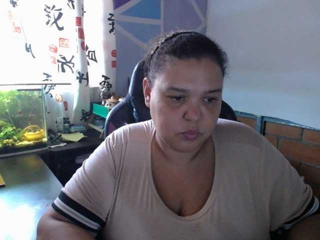 beautifulchubbyqueen live cam preview