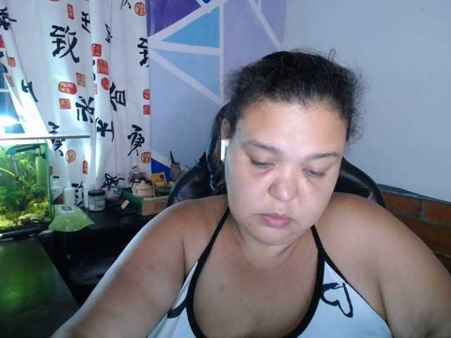 beautifulchubbyqueen live webcam show