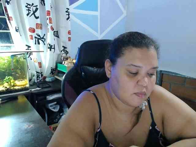 beautifulchubbyqueen webcam