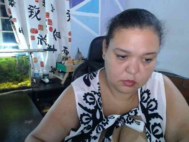 beautifulchubbyqueen webcam