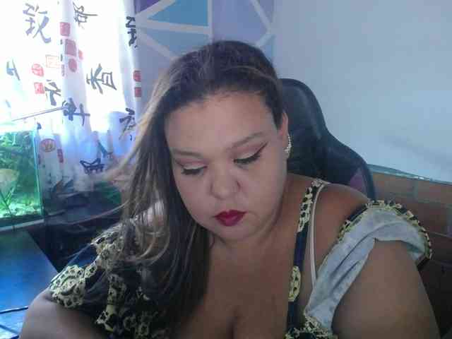 beautifulchubbyqueen webcam