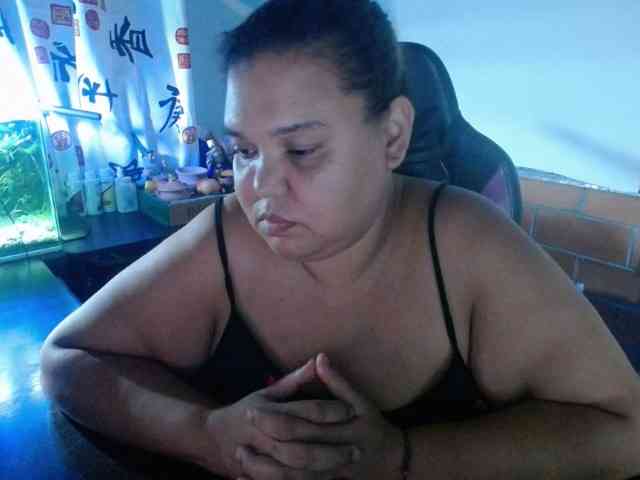 beautifulchubbyqueen webcam