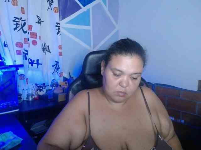 beautifulchubbyqueen webcam