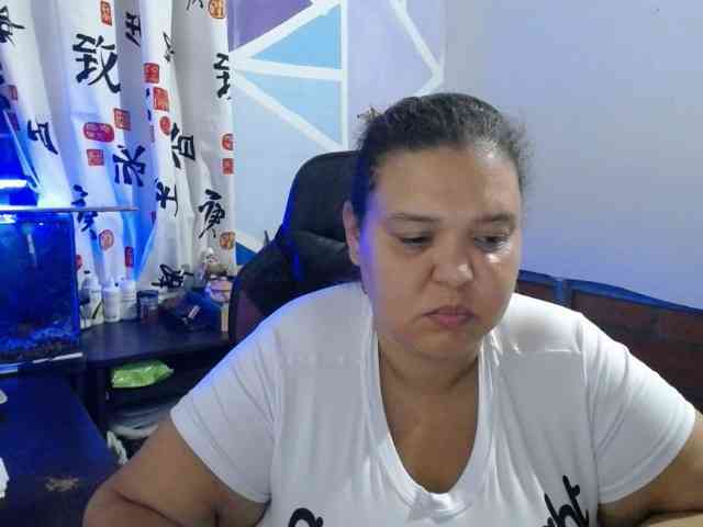 beautifulchubbyqueen webcam