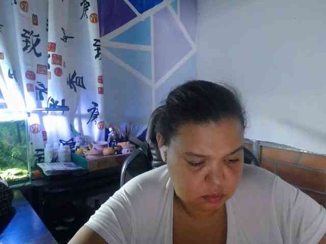 beautifulchubbyqueen webcam