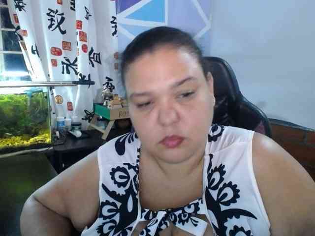 beautifulchubbyqueen webcam