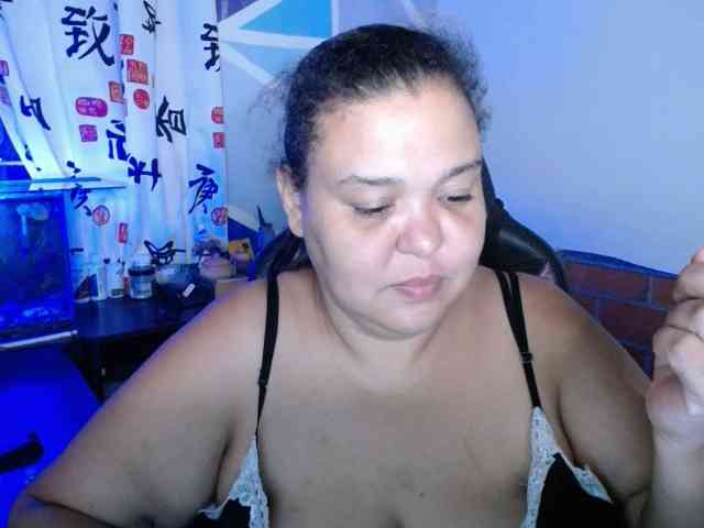 beautifulchubbyqueen webcam