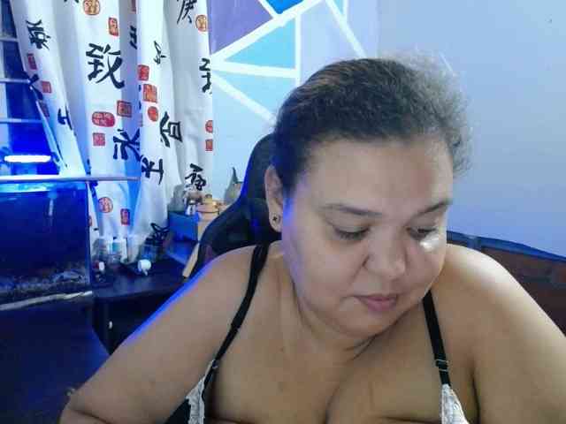beautifulchubbyqueen webcam