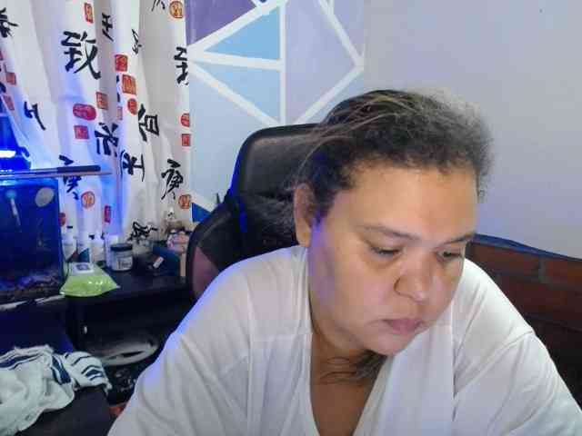 beautifulchubbyqueen webcam