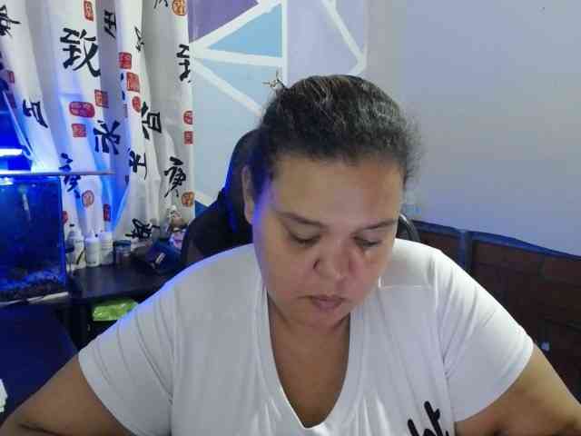beautifulchubbyqueen webcam