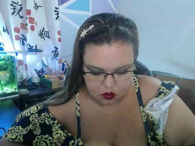 beautifulchubbyqueen webcam