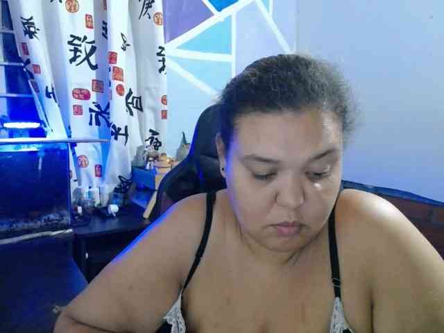 beautifulchubbyqueen webcam