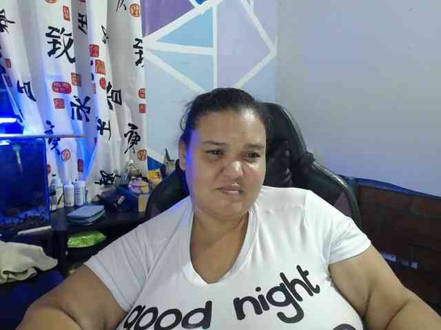 beautifulchubbyqueen webcam