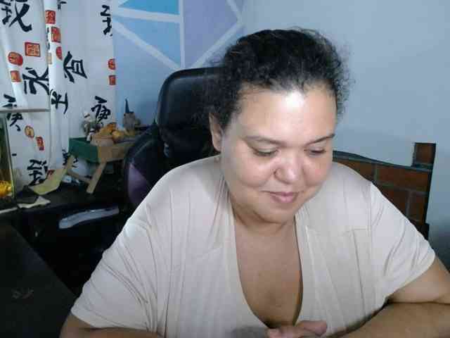 beautifulchubbyqueen webcam